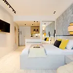 Apartment Downtown - Your Modern Escape Near Ateneul *