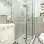 Downtown - Your Modern Escape Near Ateneul *