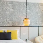 Apartment Downtown - Your Modern Escape Near Ateneul