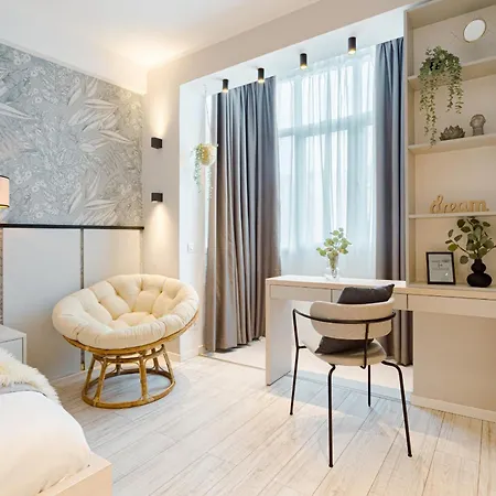 Apartamento Downtown - Your Modern Escape Near Ateneul