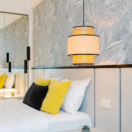 Downtown - Your Modern Escape Near Ateneul Apartamento *