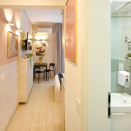 Downtown - Your Modern Escape Near Ateneul Apartamento