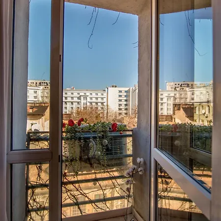 Downtown - Your Modern Escape Near Ateneul Apartamento