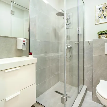 Downtown - Your Modern Escape Near Ateneul *