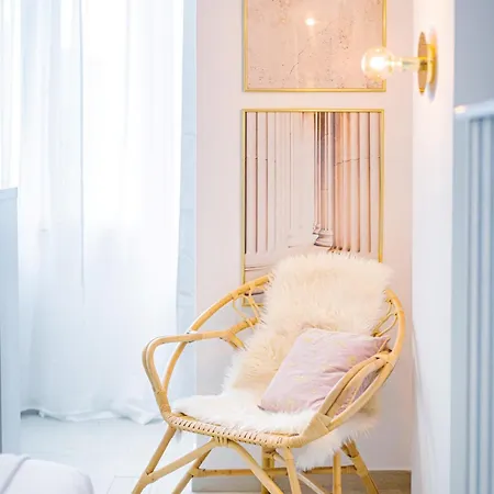 Daire Downtown - Your Modern Escape Near Ateneul