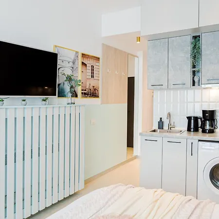 Downtown - Your Modern Escape Near Ateneul Daire *