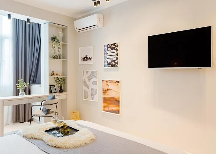 Downtown - Your Modern Escape Near Ateneul