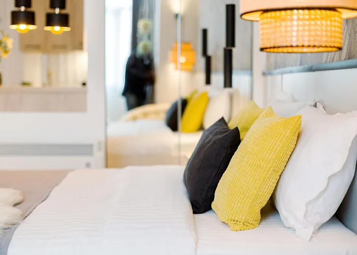 Downtown - Your Modern Escape Near Ateneul Апартаменты Бухарест