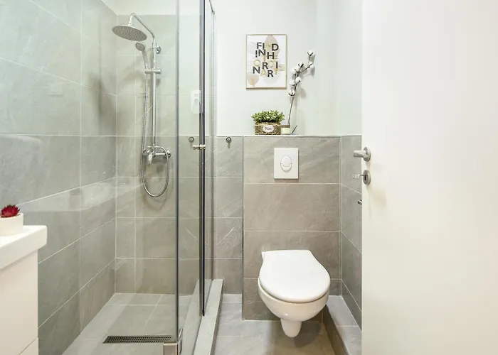 Downtown - Your Modern Escape Near Ateneul Apartament *