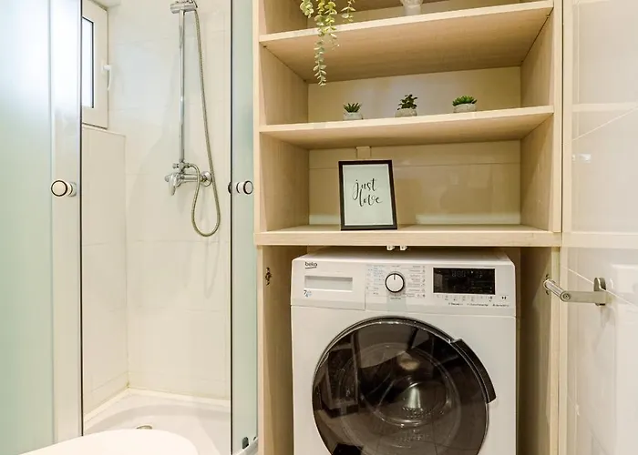 Downtown - Your Modern Escape Near Ateneul Apartament *