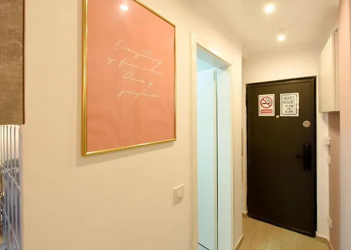 Downtown - Your Modern Escape Near Ateneul Apartament Bucureşti