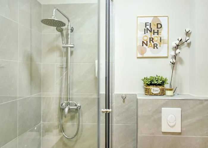 Downtown - Your Modern Escape Near Ateneul Apartament *