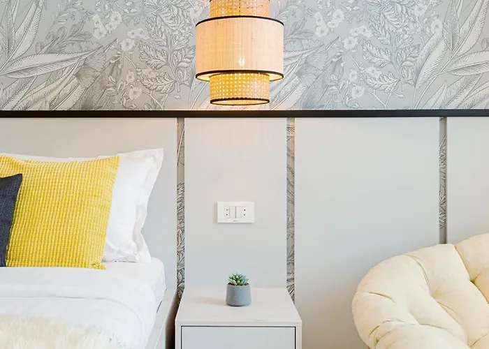 Downtown - Your Modern Escape Near Ateneul *