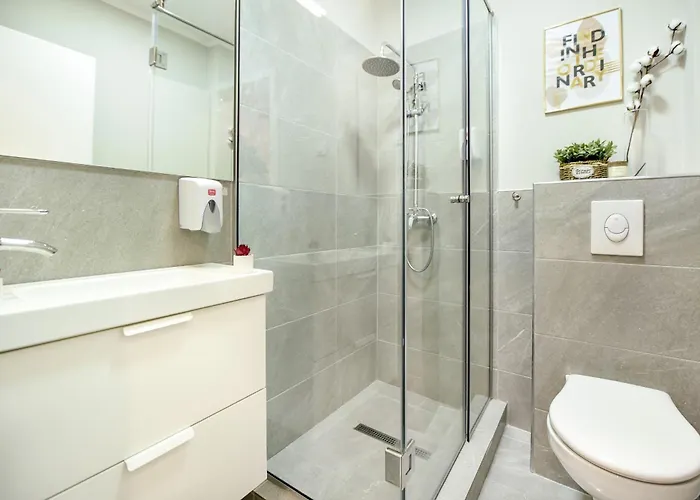 Downtown - Your Modern Escape Near Ateneul *