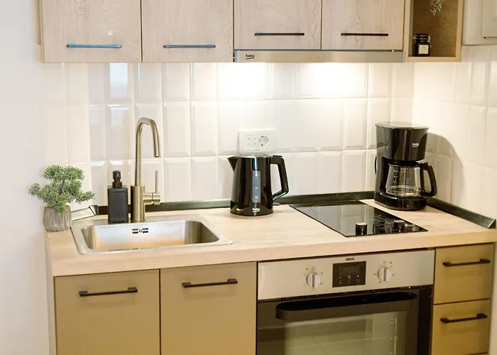 Downtown - Your Modern Escape Near Ateneul *