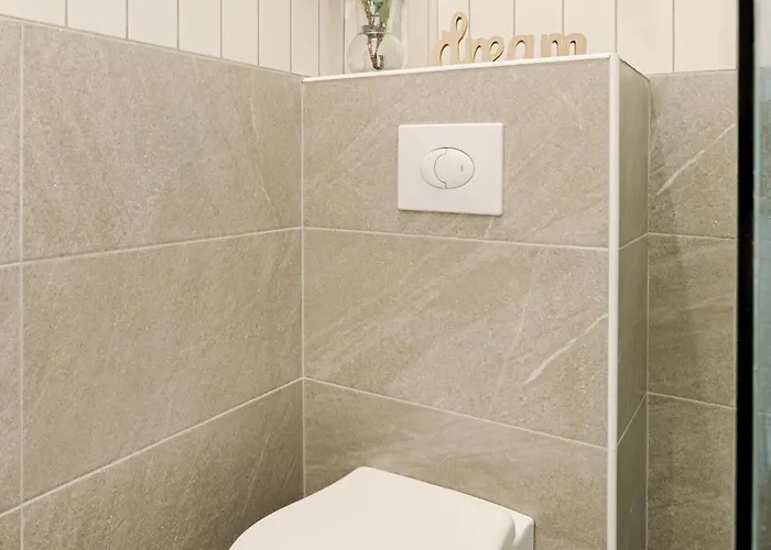 Downtown - Your Modern Escape Near Ateneul