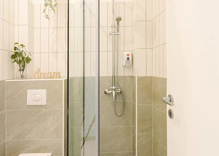 Апартаменты Downtown - Your Modern Escape Near Ateneul