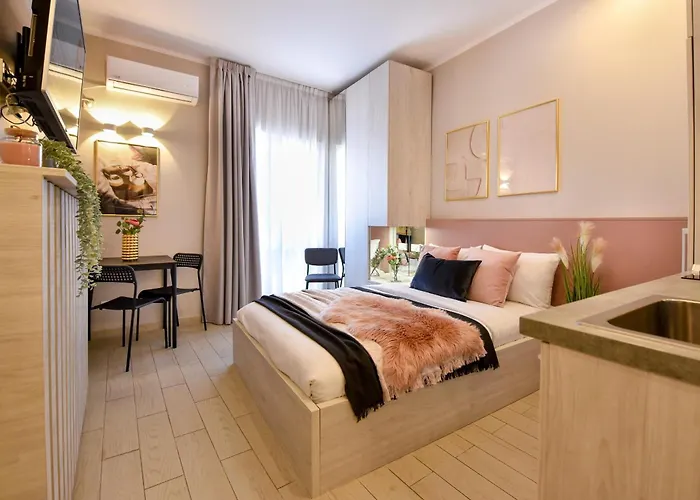 Апартаменты Downtown - Your Modern Escape Near Ateneul