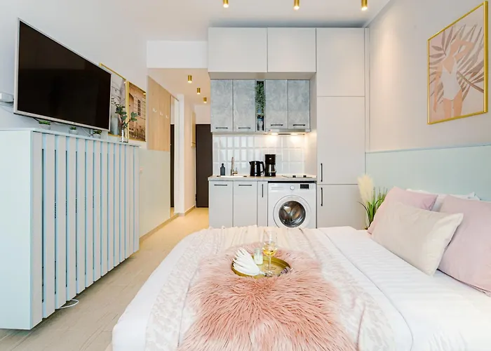Apartmán Downtown - Your Modern Escape Near Ateneul