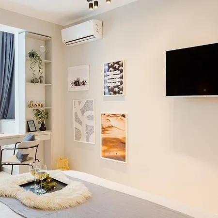 Downtown - Your Modern Escape Near Ateneul