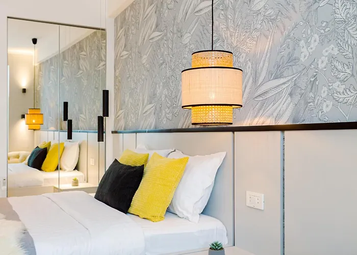 Downtown - Your Modern Escape Near Ateneul Appartement *